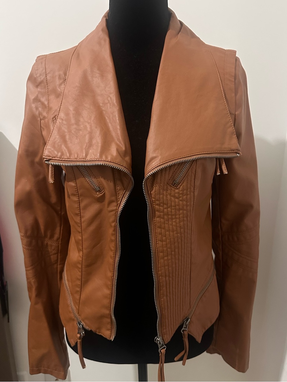 LULUS Size Small Women’s Tan Faux Leather Asymmetrical Zip Jacket